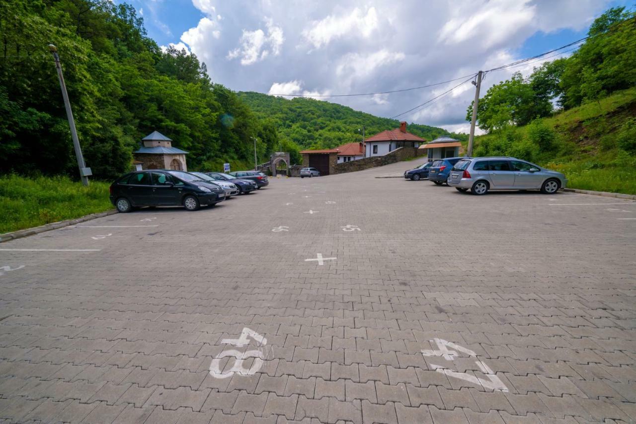 Hotel Manastir Sv. Joakim Osogovski Kriva Palanka Exterior photo